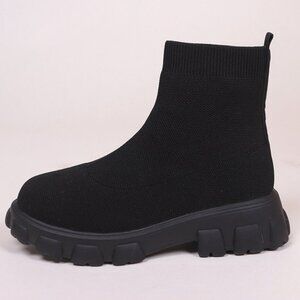 Mesh Knit Round Toe Platform Sock Boots in Black